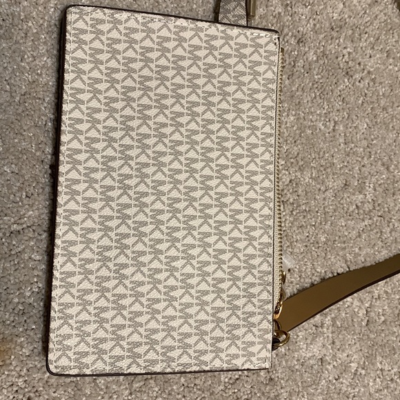 NWT Michael Kor’s Waist/Fanny Bag- Beige with the MK Monogram lettering - Picture 1 of 7